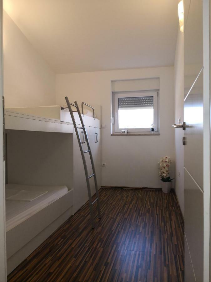 Holiday Apartments Stobrec Split Bagian luar foto