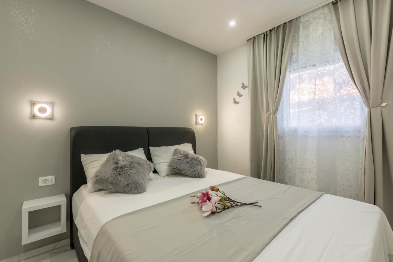 Holiday Apartments Stobrec Split Bagian luar foto